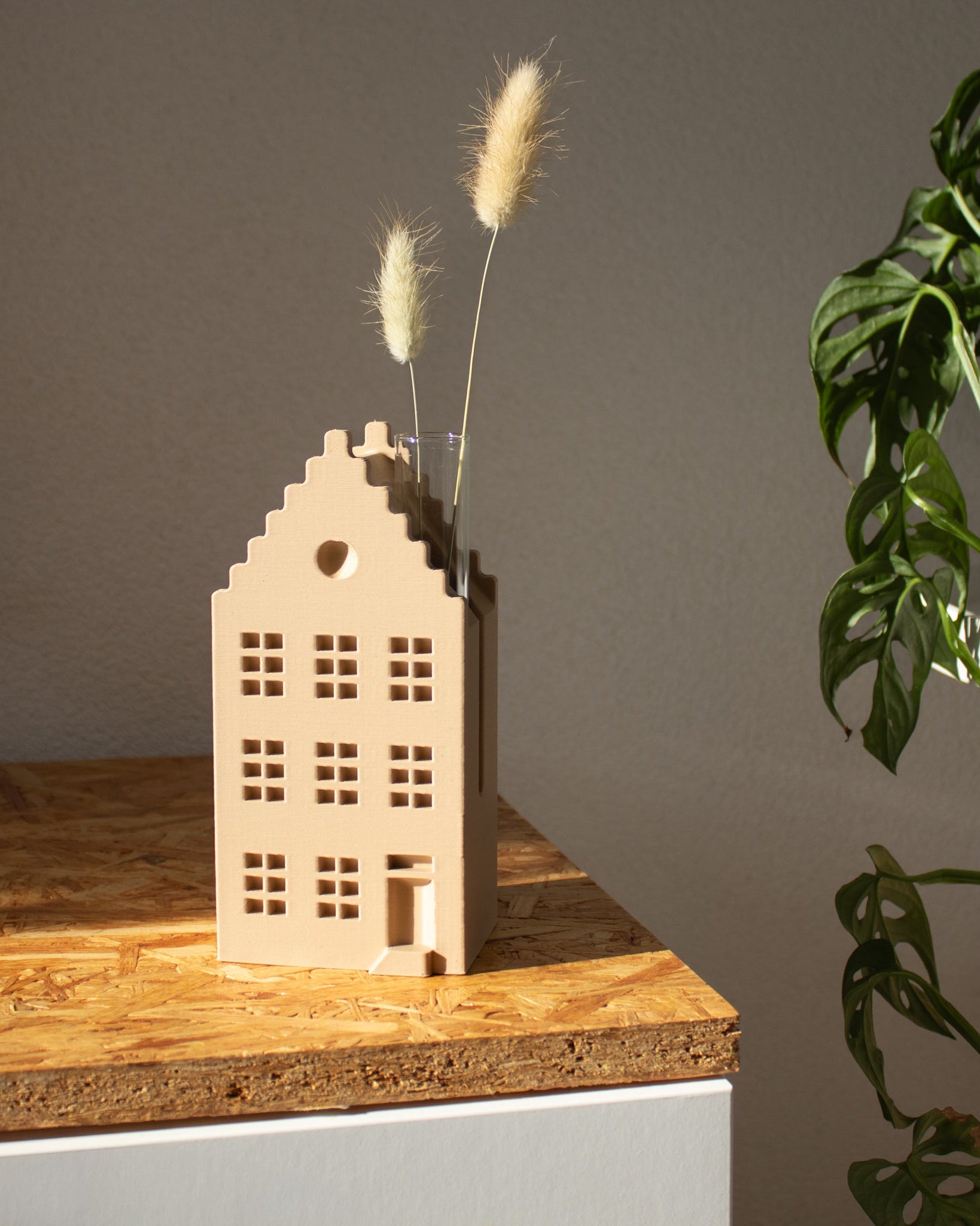 Canal House Vase with Neck Gable | Slimprint