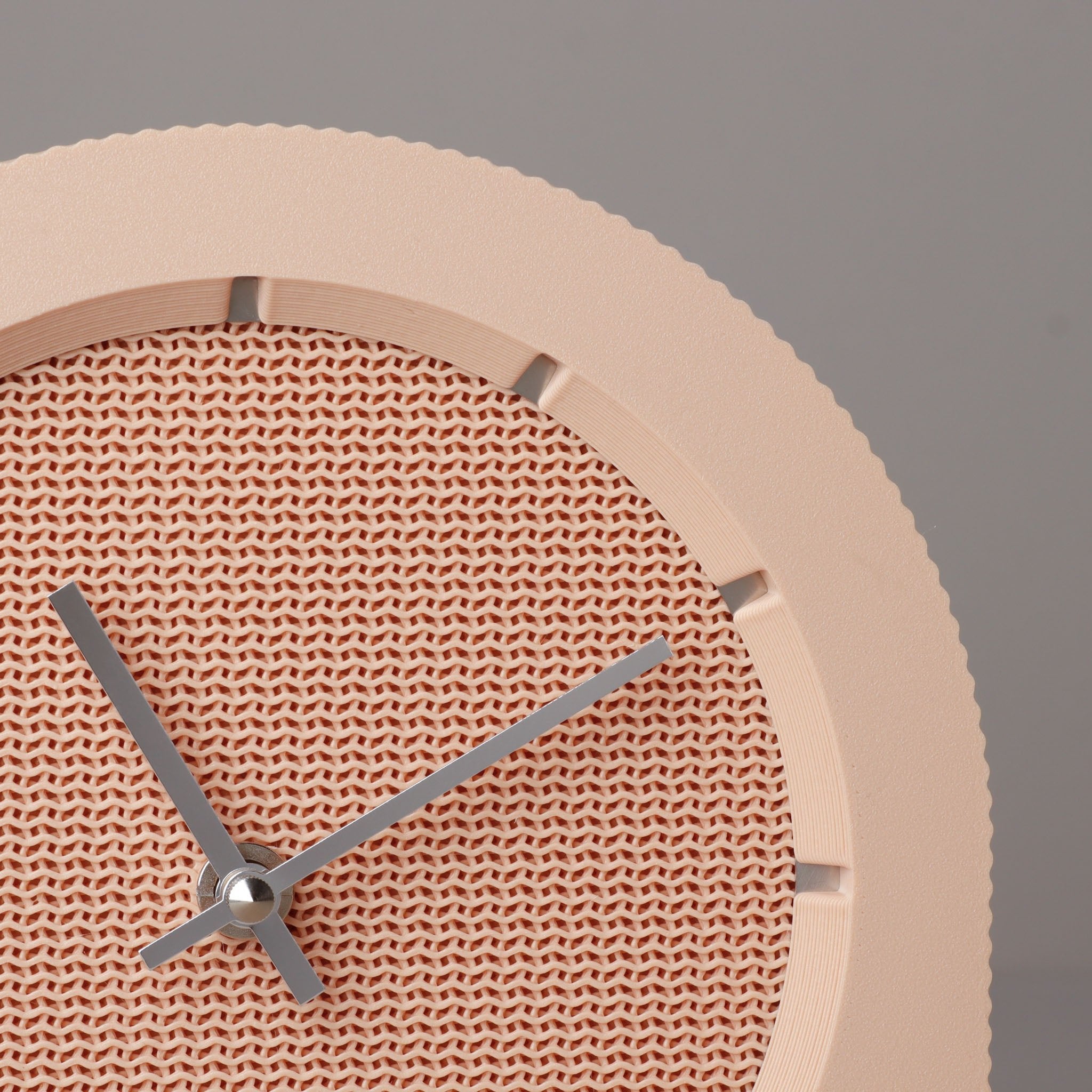 Q - Clock, Handmade Table Clock | Slimprint