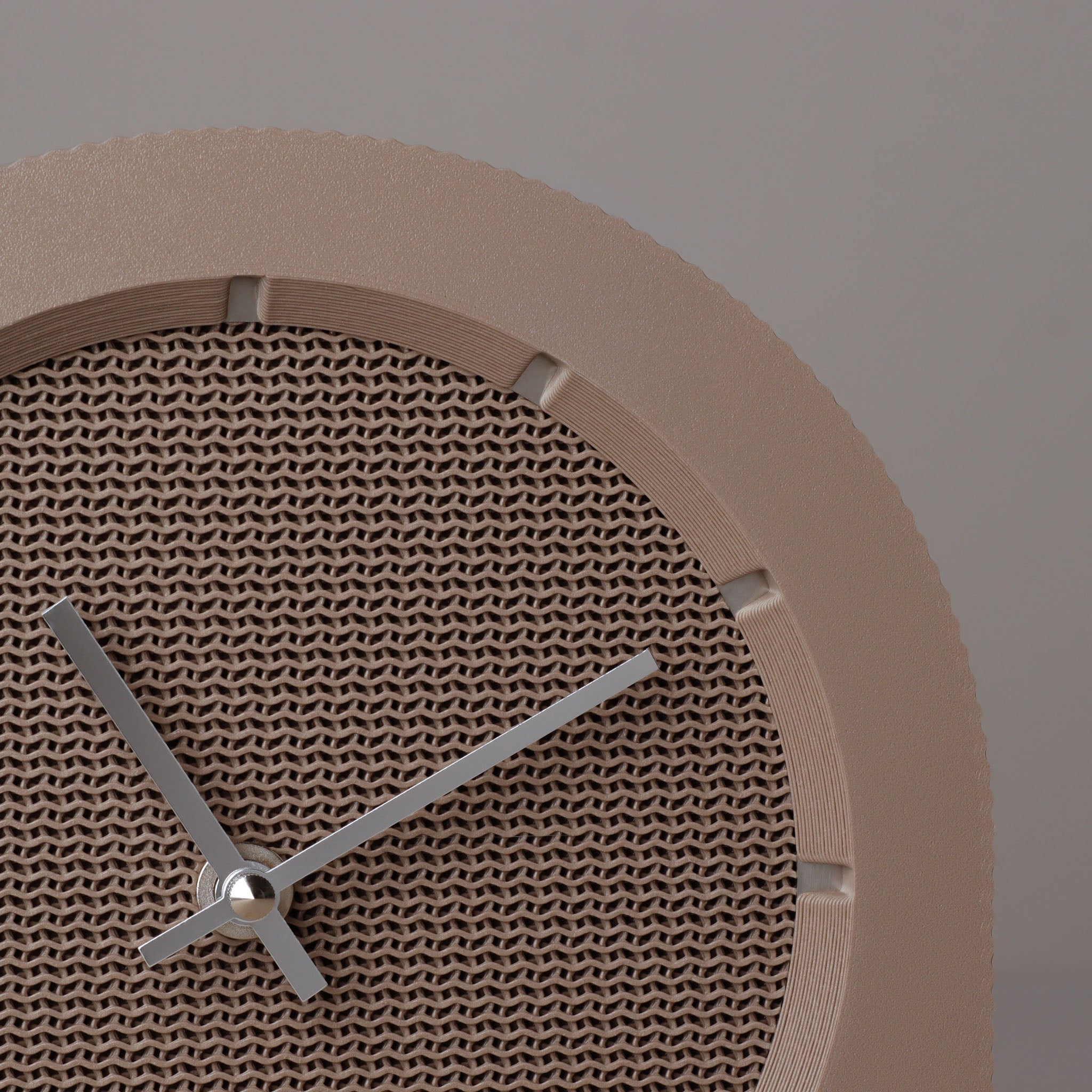 Q - Clock, Handmade Table Clock | Slimprint