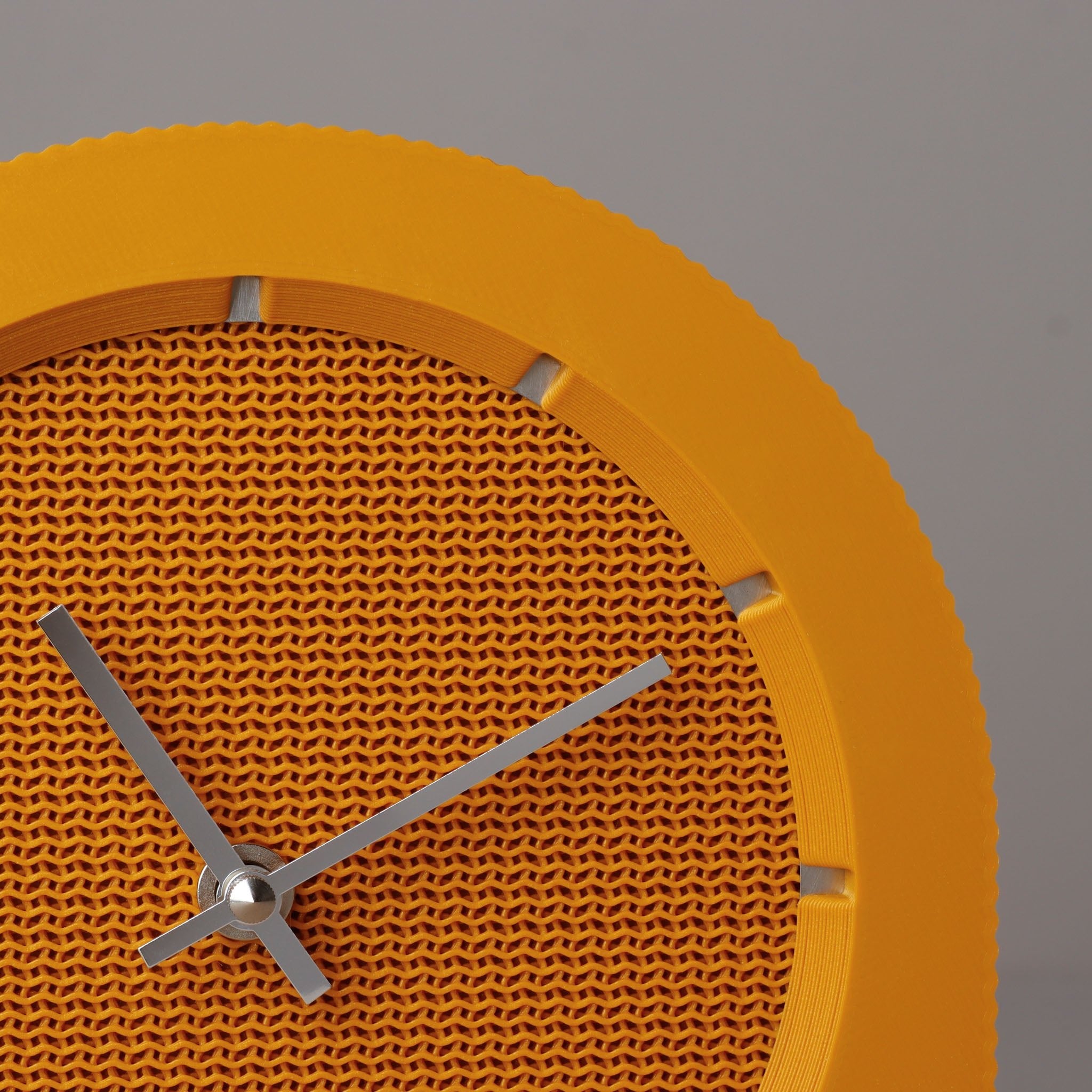 Q - Clock, Handmade Table Clock | Slimprint